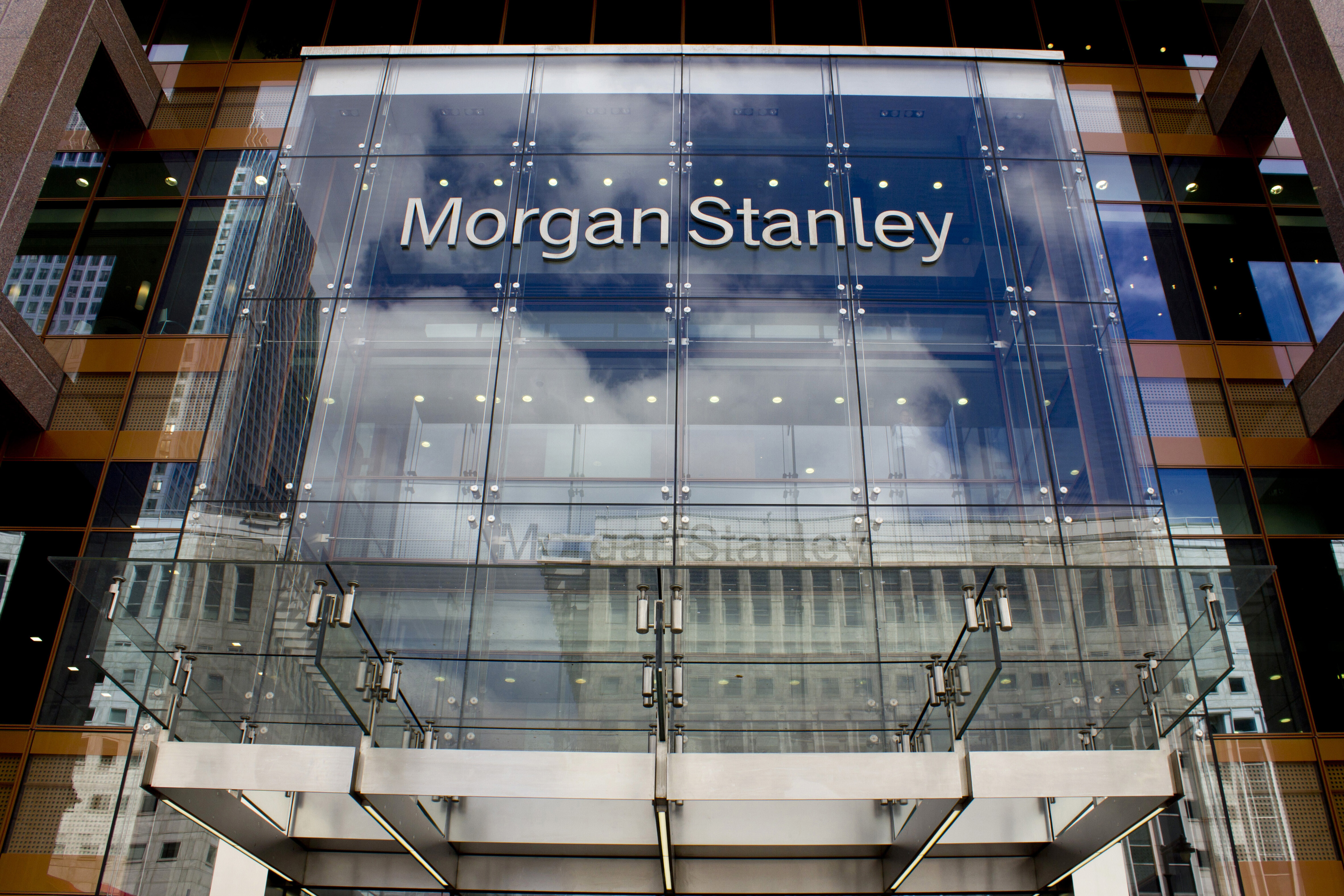 Morgan Stanley es acusado de vender datos personales
